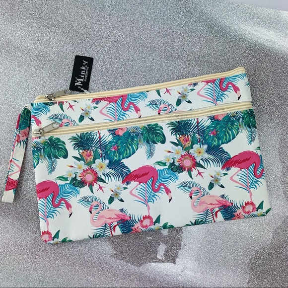 Beauty Bundle Travel Bag Gift Set - 6 Piece Set - Picture 2 of 7